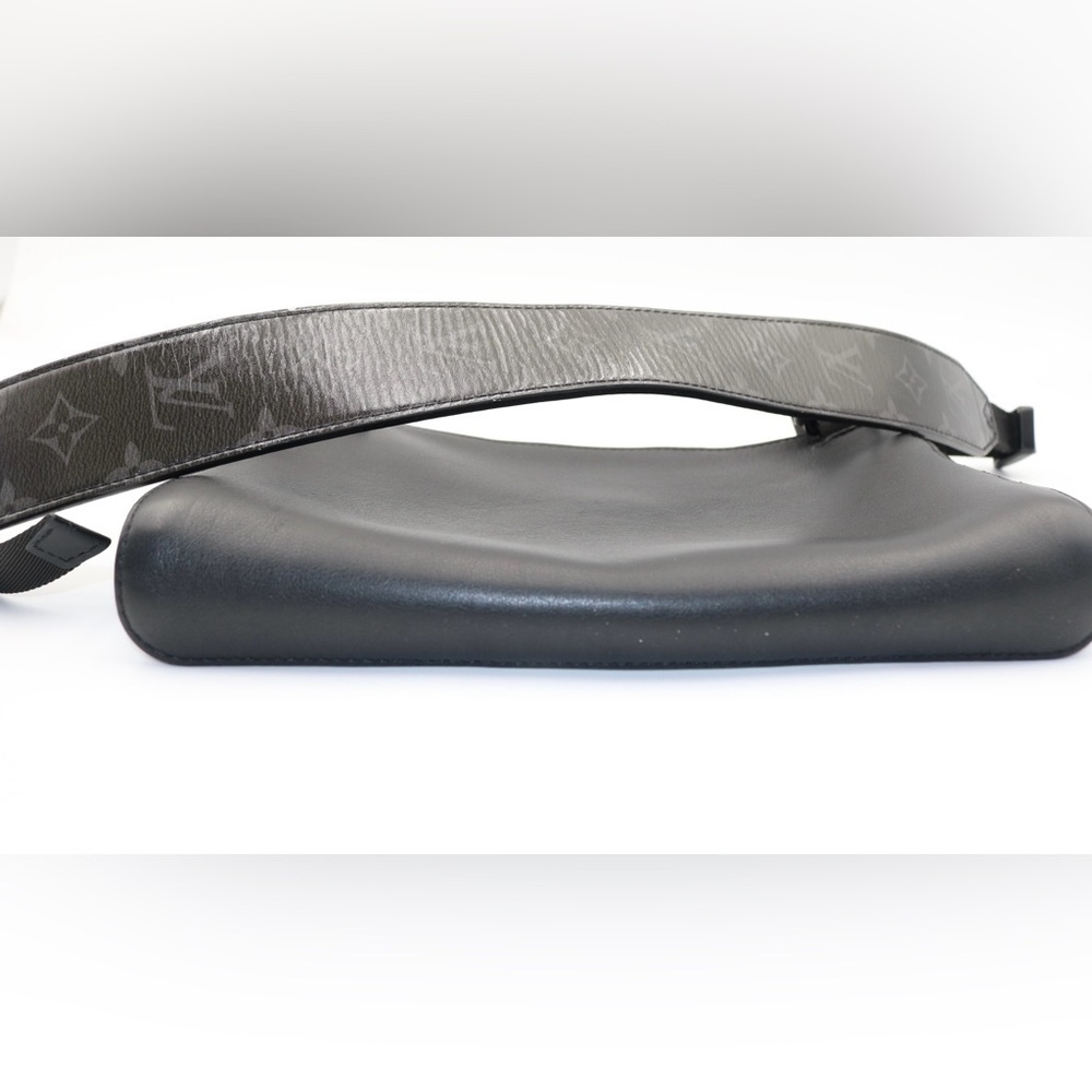 Louis Vuitton dark infinity leather crossbody bag - Picture 7 of 11